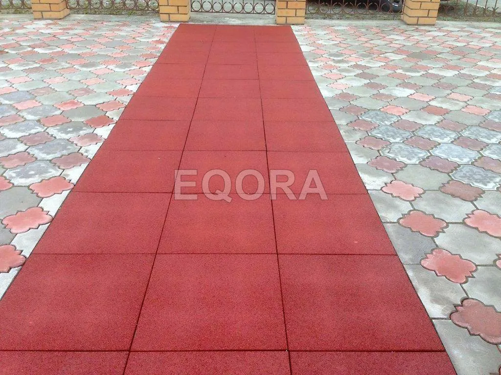 Резиновое покрытие для двора частного дома из резиновой крошки в Клине