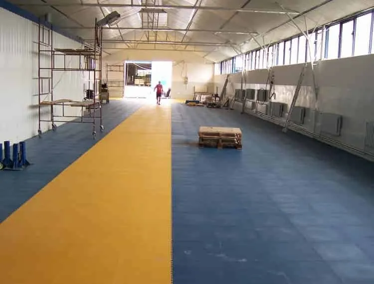 Как использовать резиновые покрытия в промышленных помещениях?